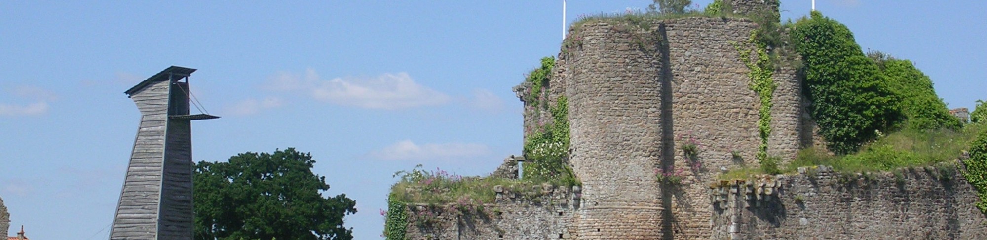 La Croix des Fontenelles - Château de Barbe bleue