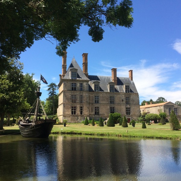 croix des fontenelles vendée Le Château des Aventuriers